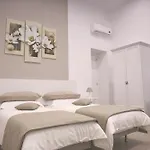 Oda ve Kahvaltı La Baia Di Partenope Napoli