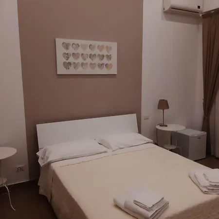 فندق مبيت وإفطار La Baia Di Partenope 4*